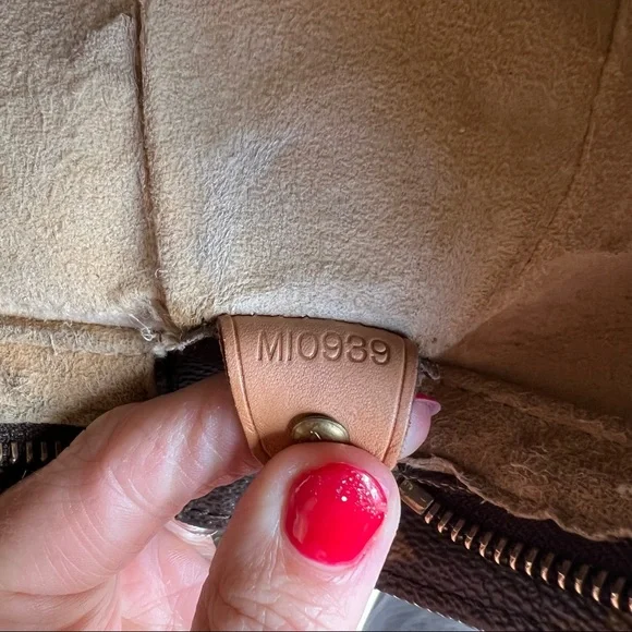 Vintage Louis Vuitton Looping GM Hobo Bag - Picture 8 of 15